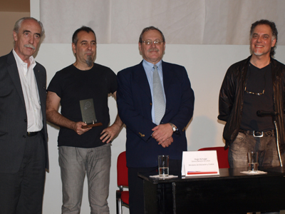 Autoridades y ganador del Premio Anual de Música 2011
