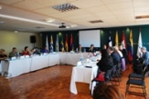 Mesa con autoridades
