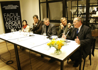 Autoridades durante la inauguración